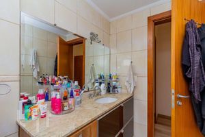 Image 17 - 895141