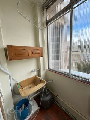 Image 25 - 895145