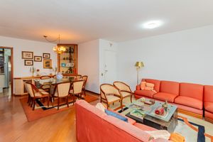 Image 7 - 895148