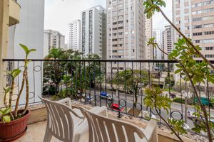 Image 4 - 895148