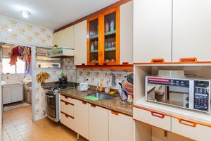 Image 19 - 895148
