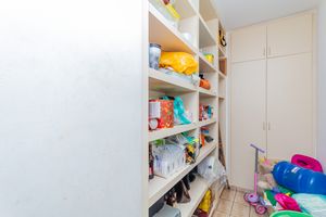 Image 23 - 895148