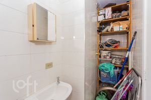 Image 24 - 895161