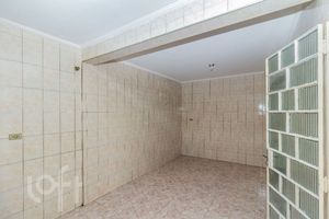 Image 1 - 895164