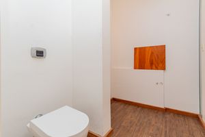 Image 11 - 895168