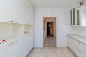 Image 32 - 895168