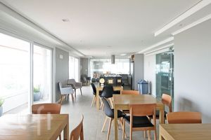 Image 3 - 895172