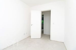 Image 18 - 895172