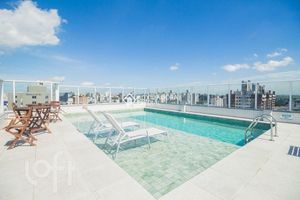 Image 6 - 895172