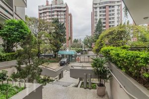 Image 18 - 895178
