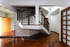 Image 11 - 895185
