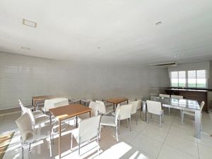 Image 19 - 895186