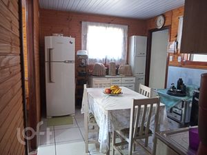 Image 8 - 895190