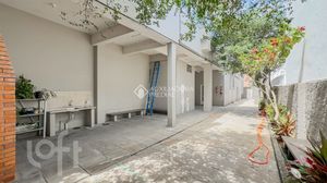 Image 1 - 895196