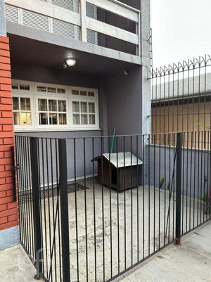 Image 19 - 895204
