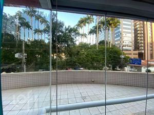 Image 5 - 895206