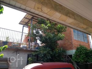 Image 9 - 895212