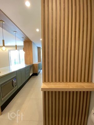Image 6 - 895228