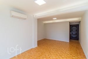 Image 3 - 895232