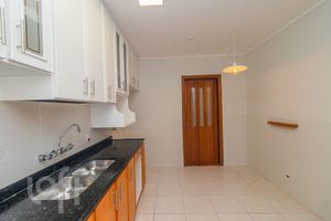 Image 11 - 895232