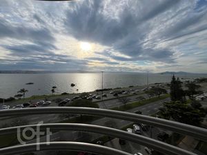 Image 8 - 895238