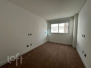 Image 13 - 895238