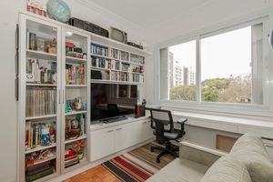 Image 19 - 895248
