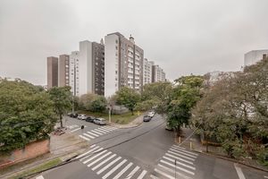 Image 22 - 895248