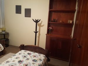 Image 9 - 895257