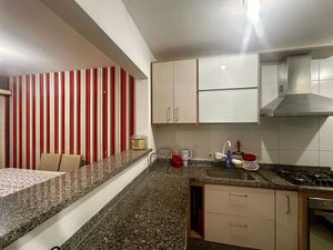 Image 3 - 895301