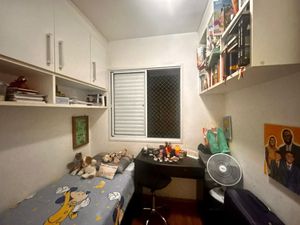 Image 13 - 895301