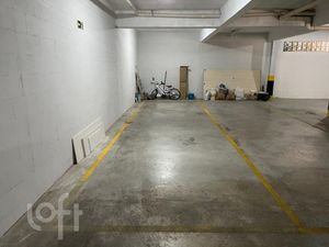 Image 3 - 895304