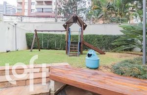Image 1 - 895306