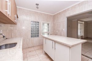 Image 31 - 895316