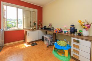 Image 9 - 895317