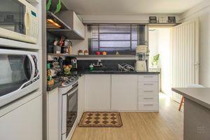 Image 63 - 895317