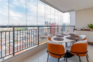 Image 4 - 895318