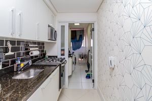 Image 17 - 895318