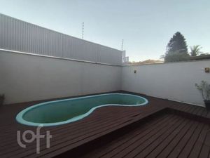 Image 4 - 895325