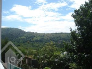 Image 10 - 895325