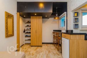 Image 18 - 895353