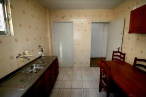 Image 3 - 895355