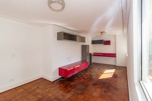 Image 7 - 895358