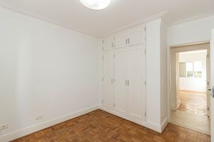 Image 30 - 895358