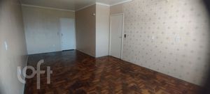 Image 11 - 895360