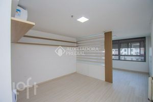 Image 8 - 895366