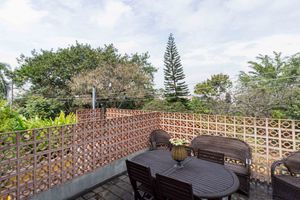 Image 22 - 895372