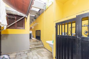 Image 79 - 895372