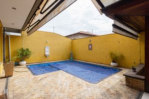 Image 7 - 895372
