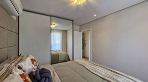Image 19 - 895374